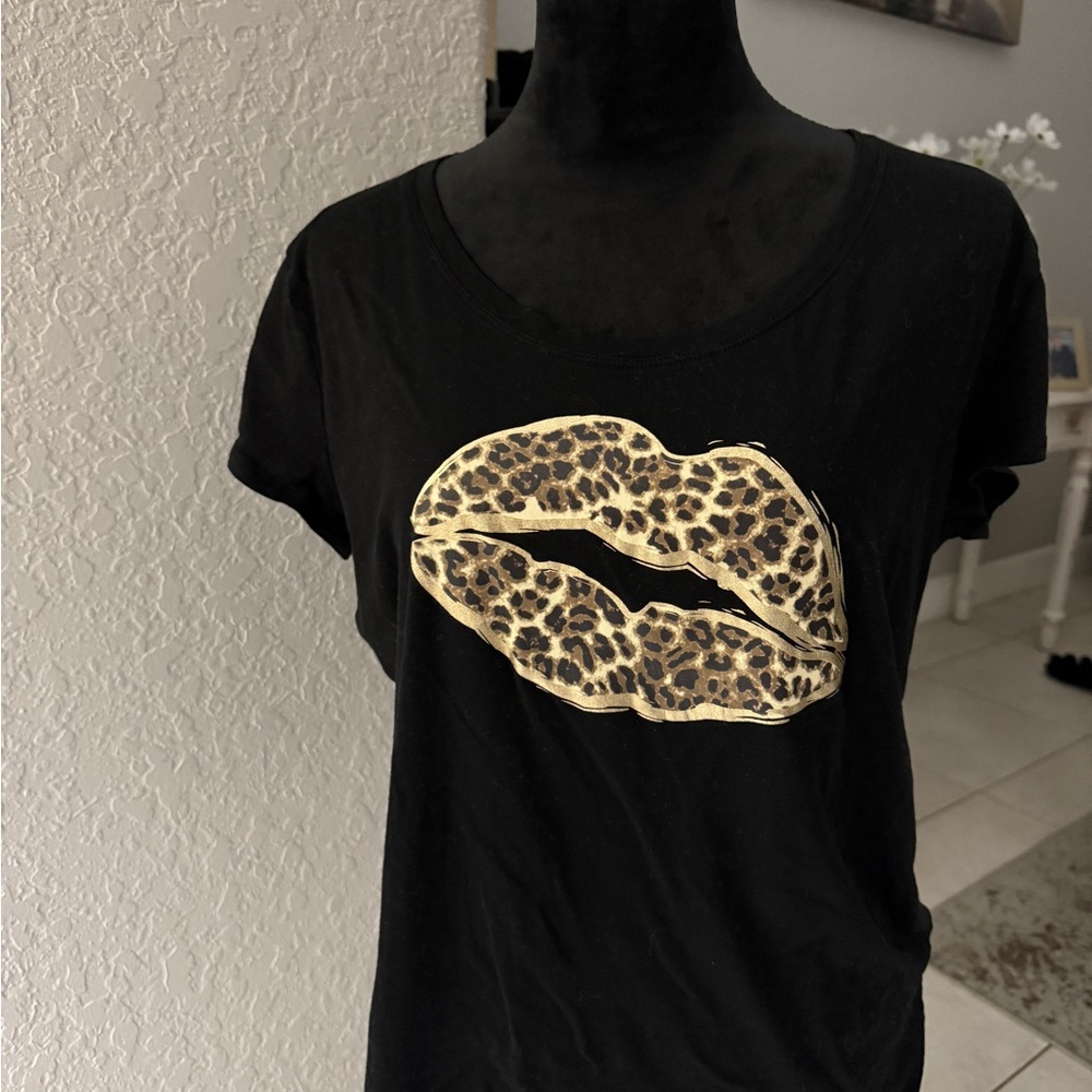 New York & Company Black and Gold Leopard Print Tee